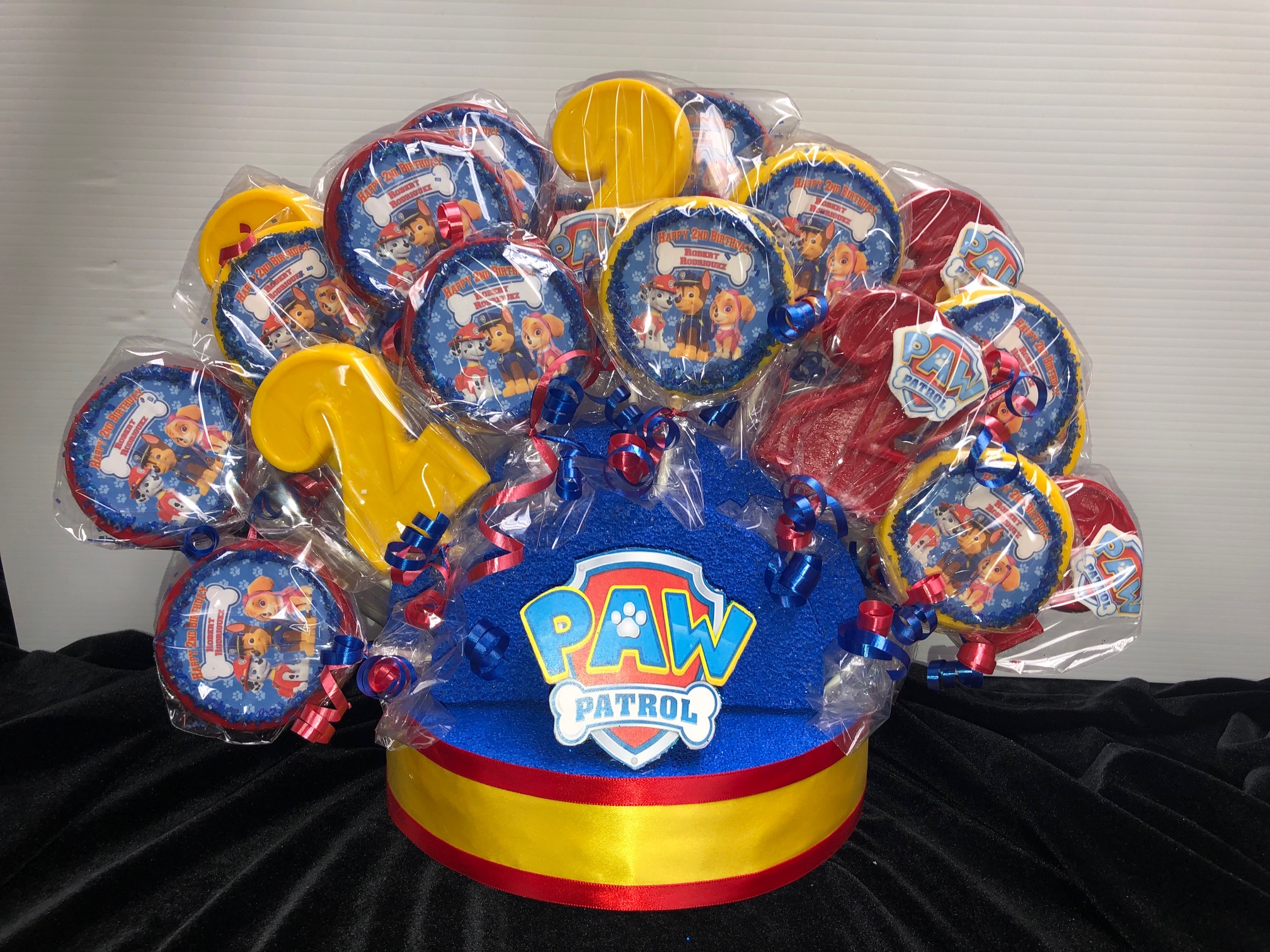 Sijpelen slecht humeur laag Paw Patrol Chocolate Pops - 24 Pieces with Base - The Brat Shack Party Store