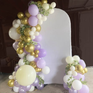 balloon panel with garland