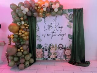 Safari Animals Backdrop & Garland